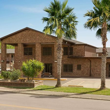 Super 8 By Wyndham Universal City Esterno foto