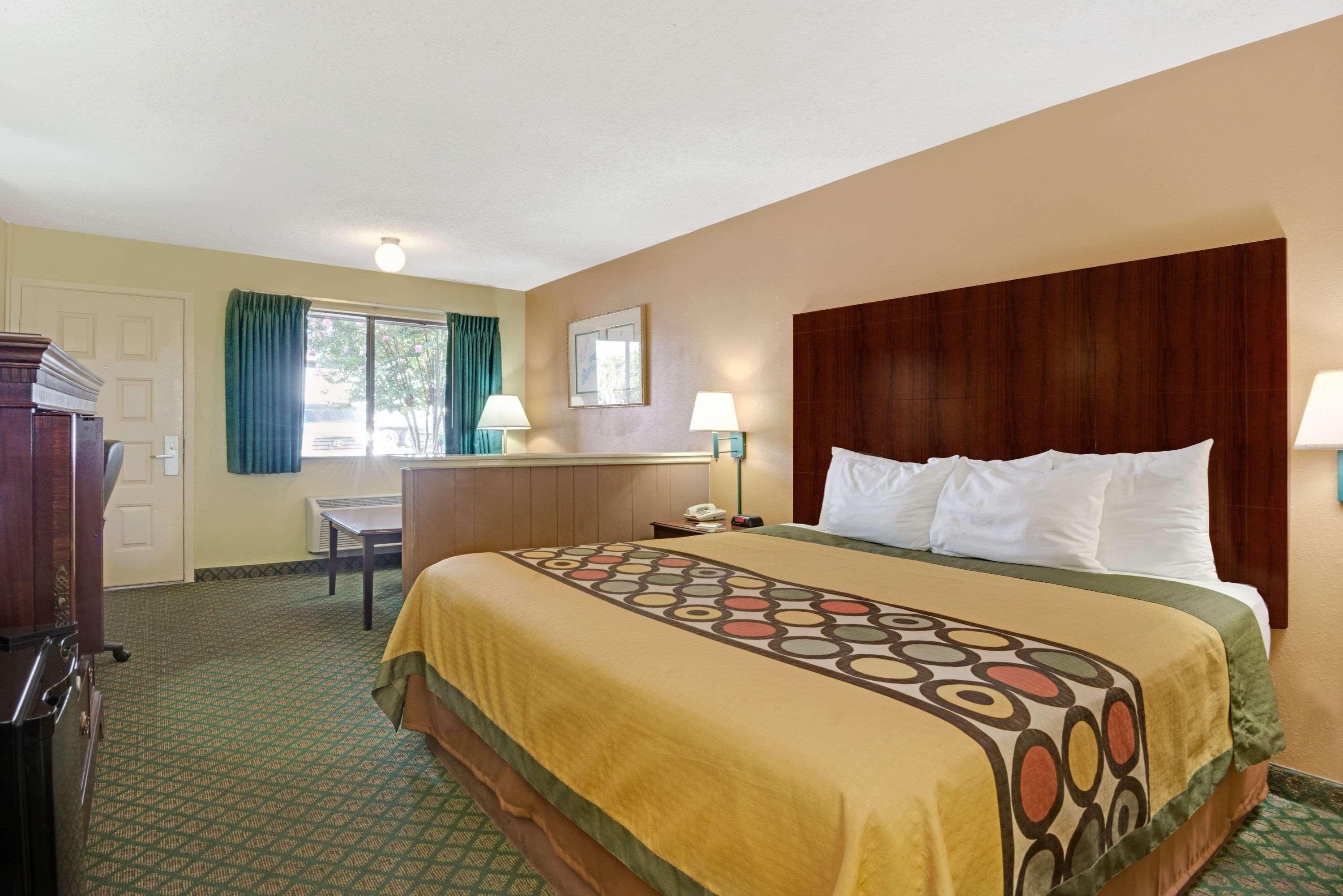 Super 8 By Wyndham Universal City Esterno foto