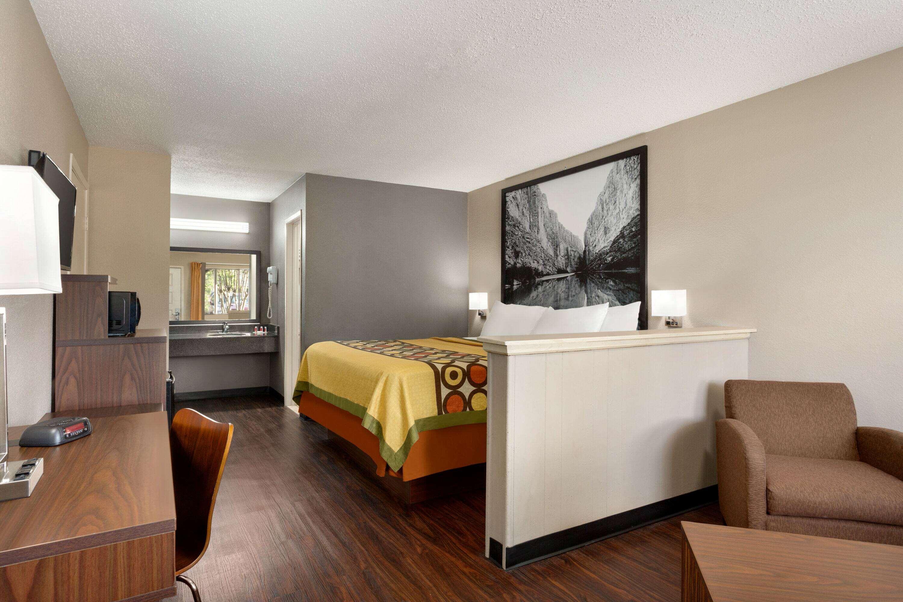 Super 8 By Wyndham Universal City Esterno foto