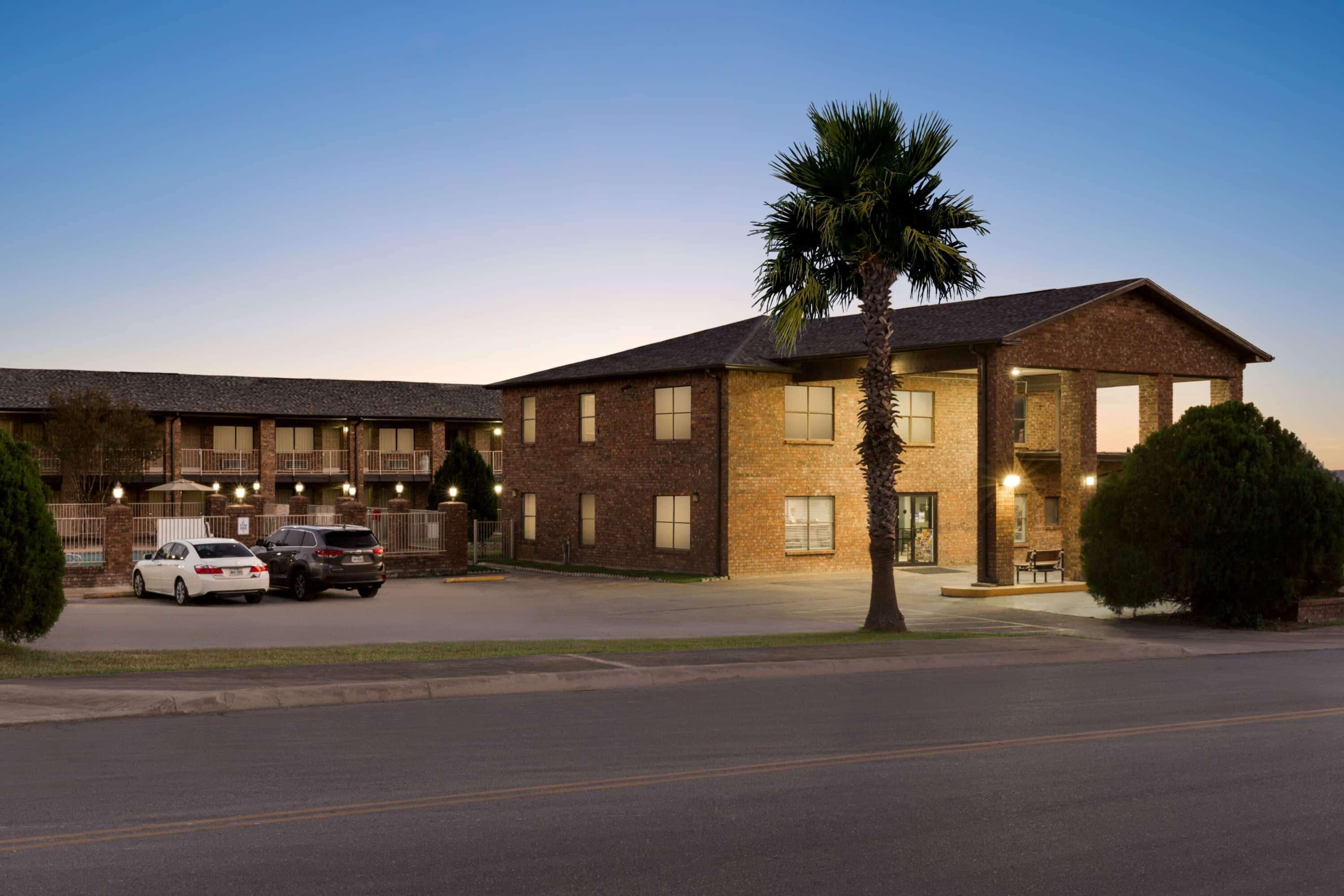 Super 8 By Wyndham Universal City Esterno foto