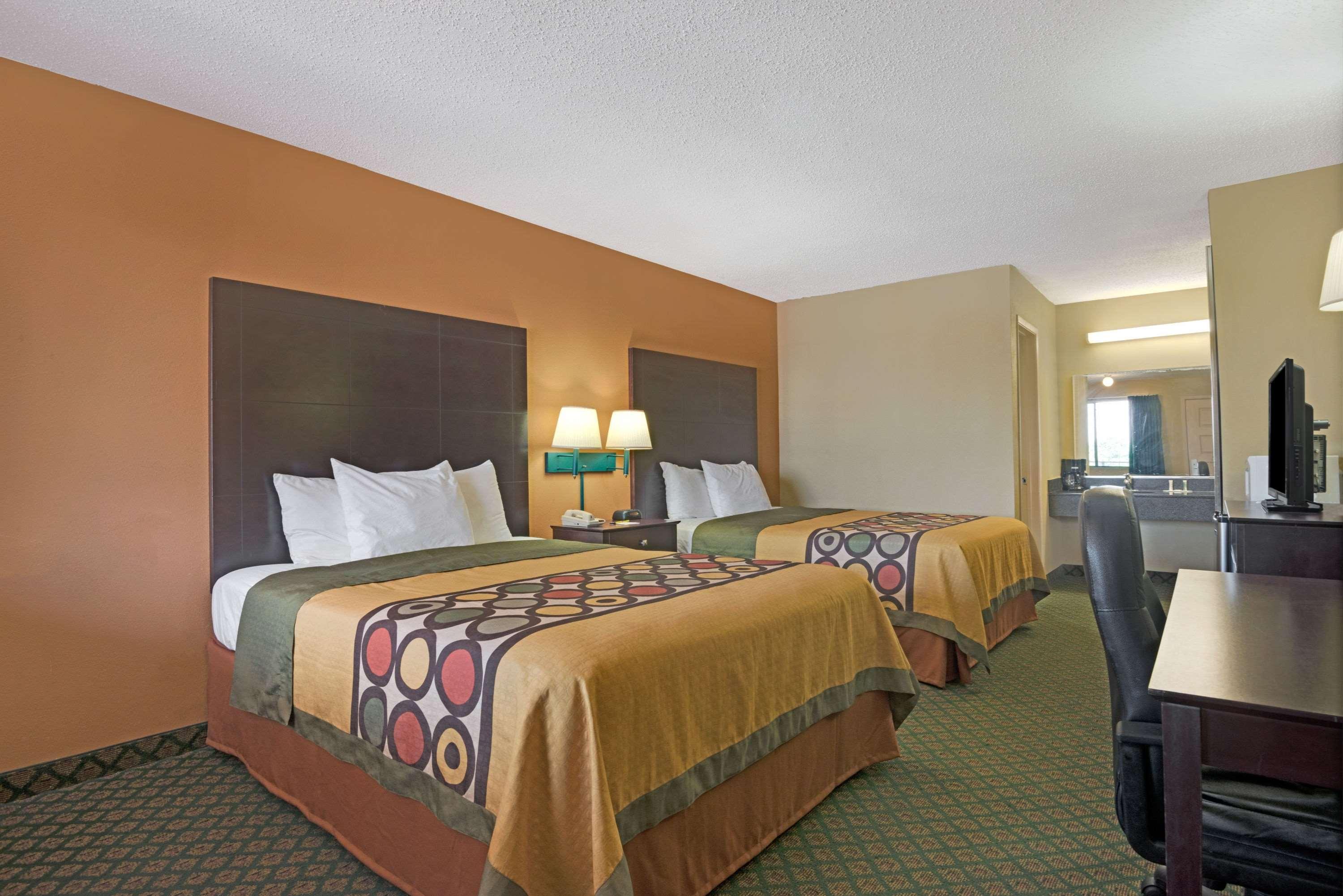 Super 8 By Wyndham Universal City Esterno foto
