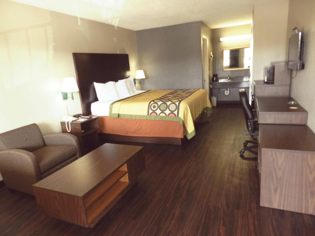 Super 8 By Wyndham Universal City Esterno foto