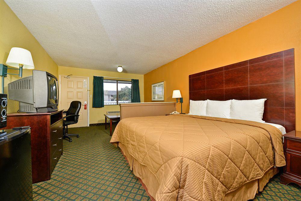 Super 8 By Wyndham Universal City Esterno foto